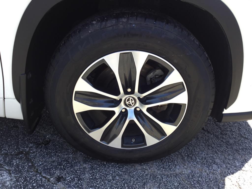 2020 Toyota Highlander - $29,999