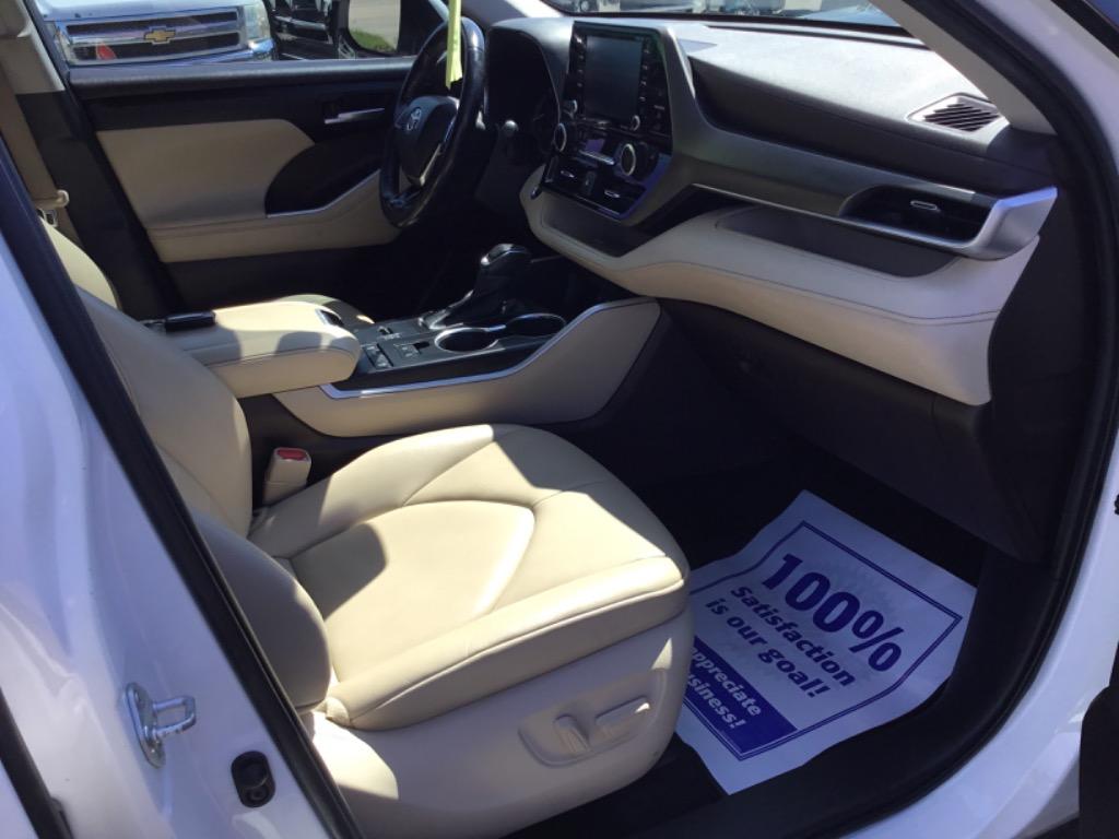 2020 Toyota Highlander - $29,999