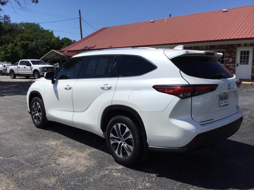 2020 Toyota Highlander - $29,999