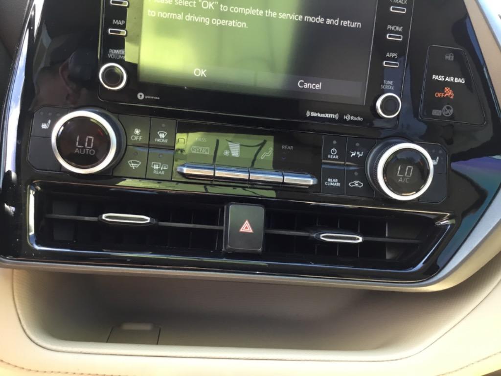 2020 Toyota Highlander - $29,999