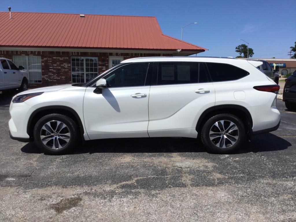 2020 Toyota Highlander - $29,999
