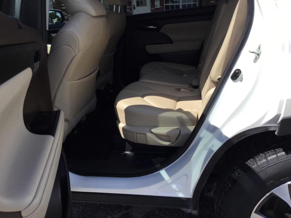 2020 Toyota Highlander - $29,999