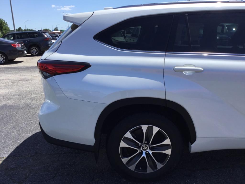 2020 Toyota Highlander - $29,999