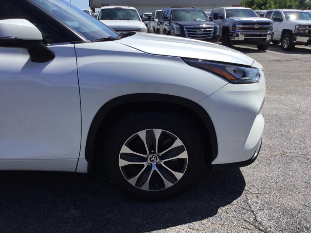 2020 Toyota Highlander - $29,999