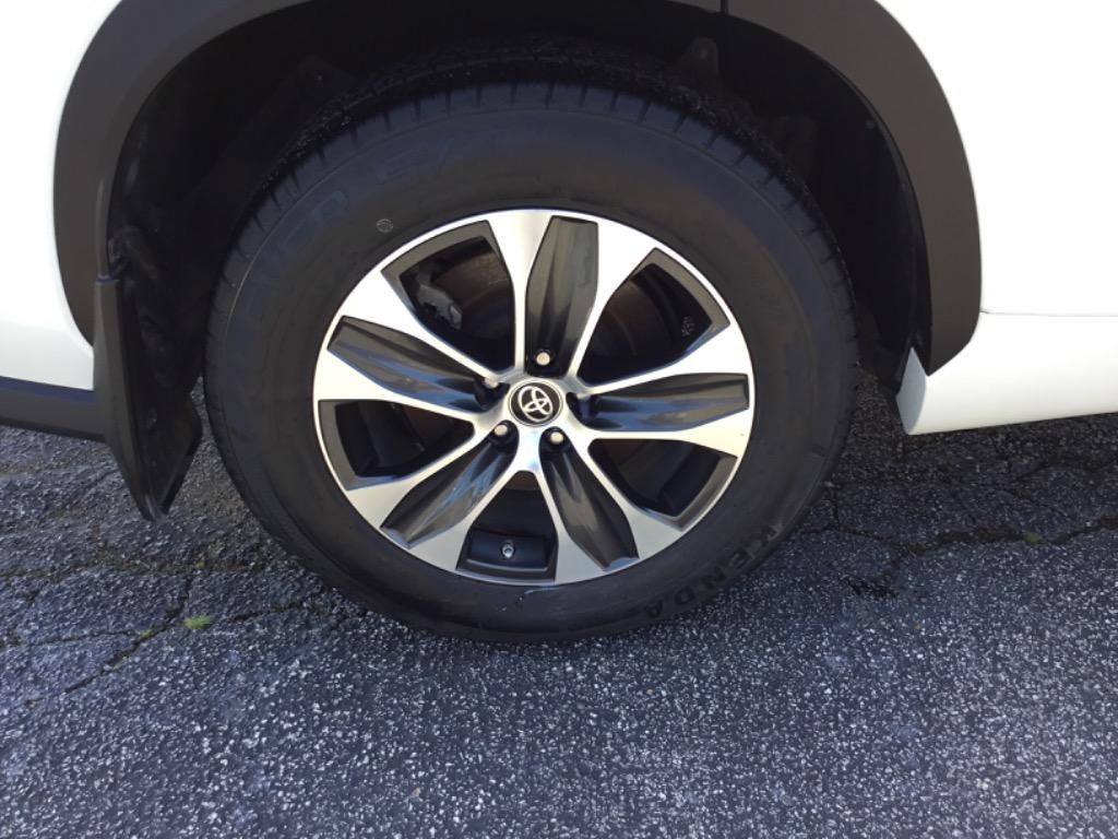 2020 Toyota Highlander - $29,999