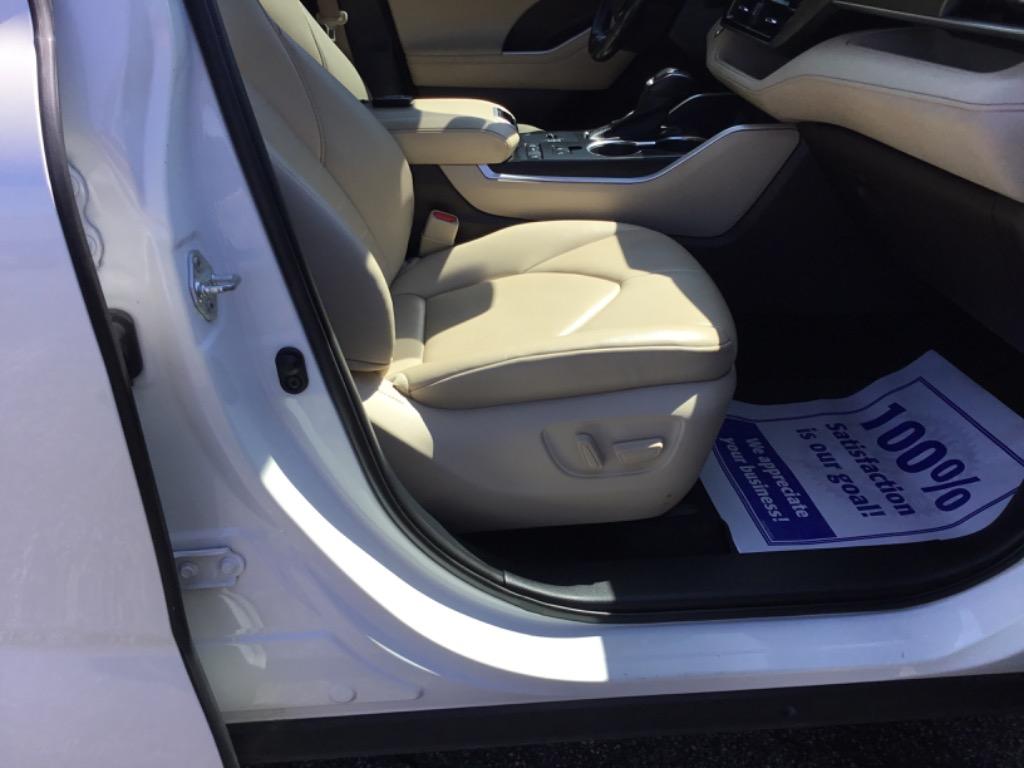 2020 Toyota Highlander - $29,999