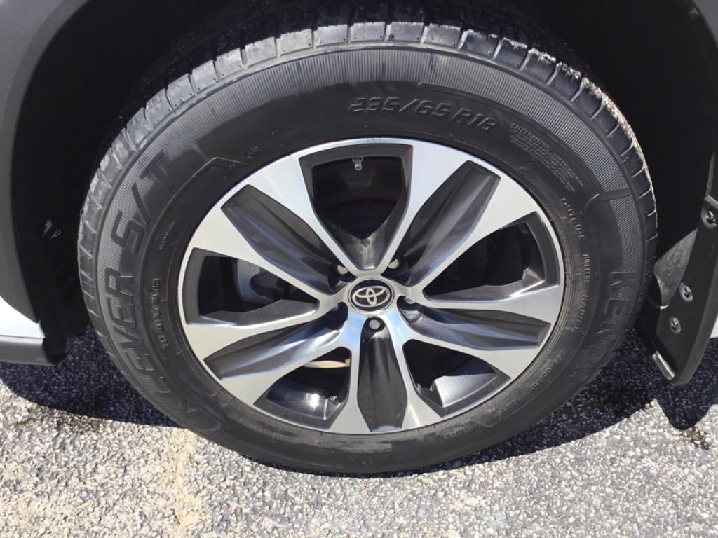 2020 Toyota Highlander - $29,999