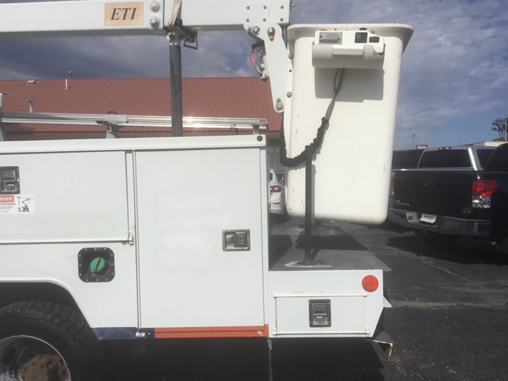 2011 Ford F-450 - $24,999