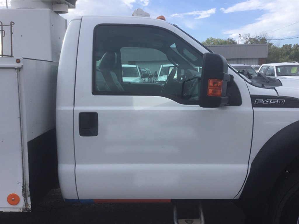 2011 Ford F-450 - $24,999