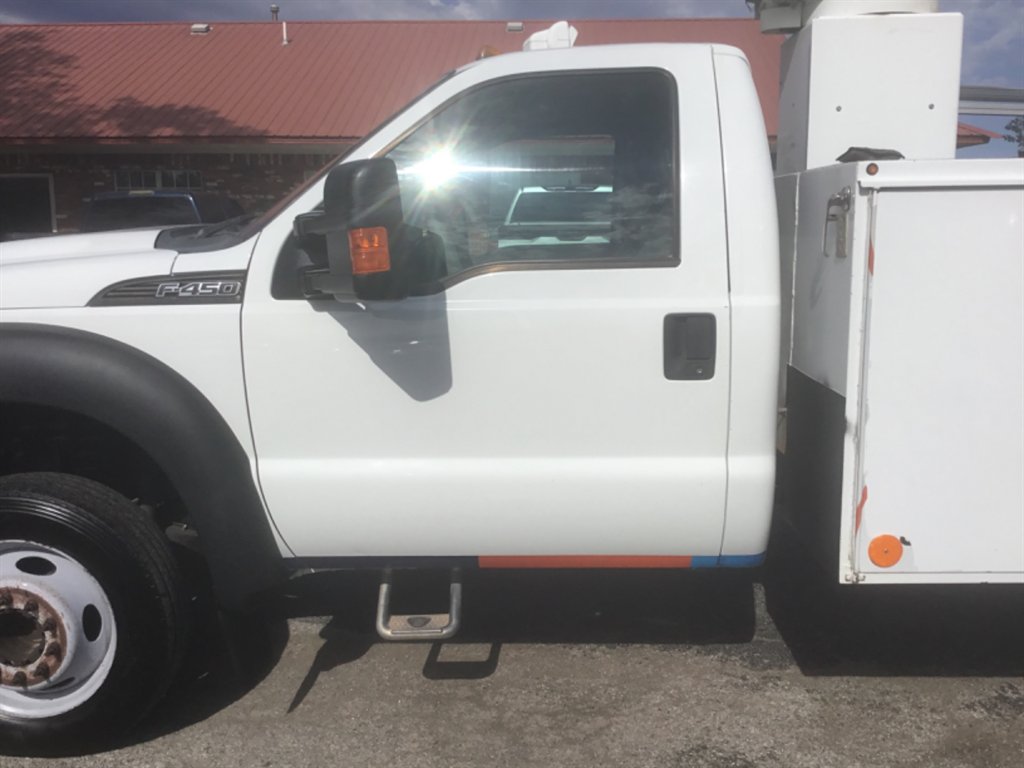 2011 Ford F-450 - $24,999