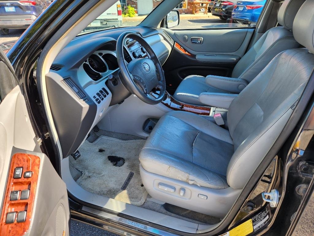 2006 Toyota Highlander - $3,999