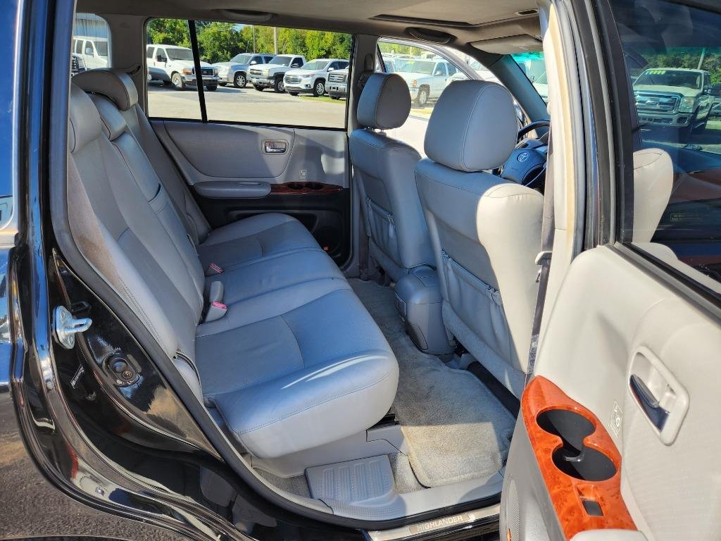 2006 Toyota Highlander - $3,999