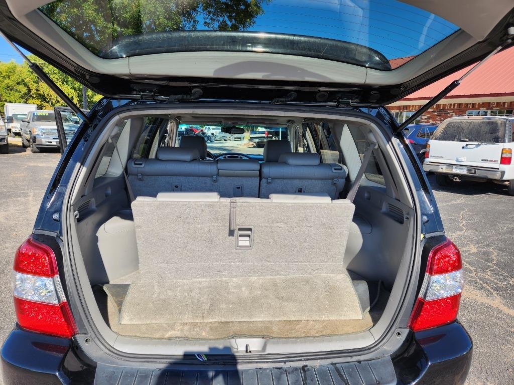 2006 Toyota Highlander - $3,999