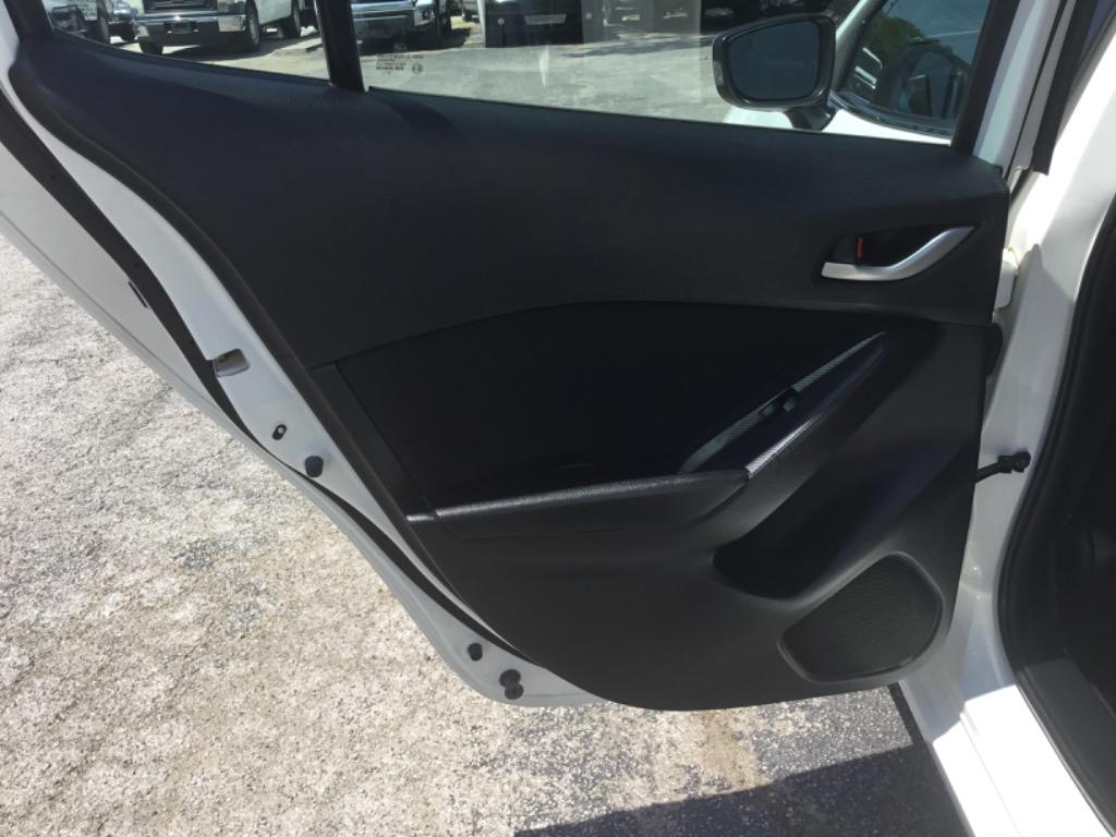 2016 MAZDA MAZDA3 - $7,999