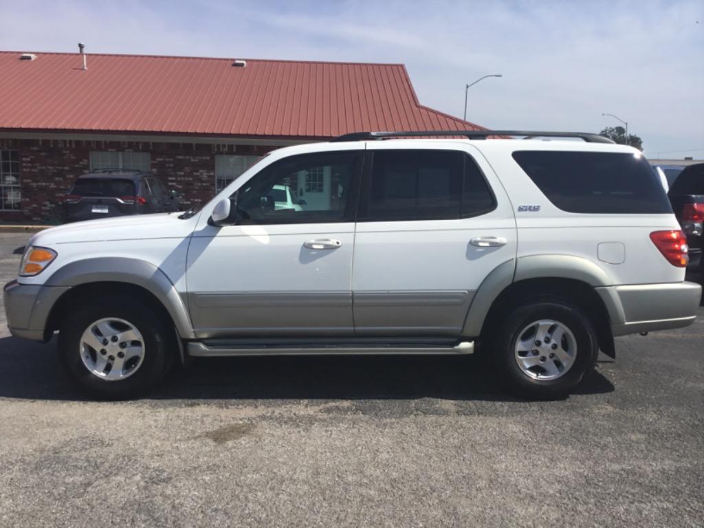 2004 Toyota Sequoia - $7,999