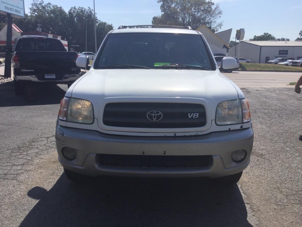 2004 Toyota Sequoia - $7,999