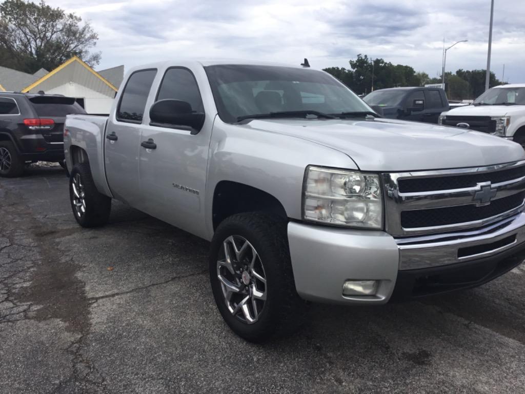 2011 Chevrolet Silverado - $10,999