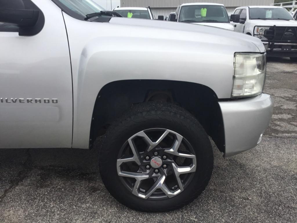 2011 Chevrolet Silverado - $10,999
