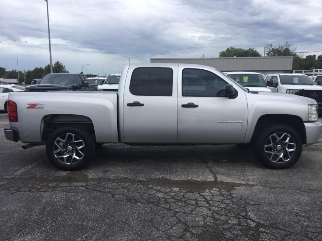 2011 Chevrolet Silverado - $10,999