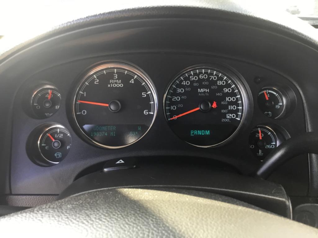 2014 Chevrolet Suburban - $6,999