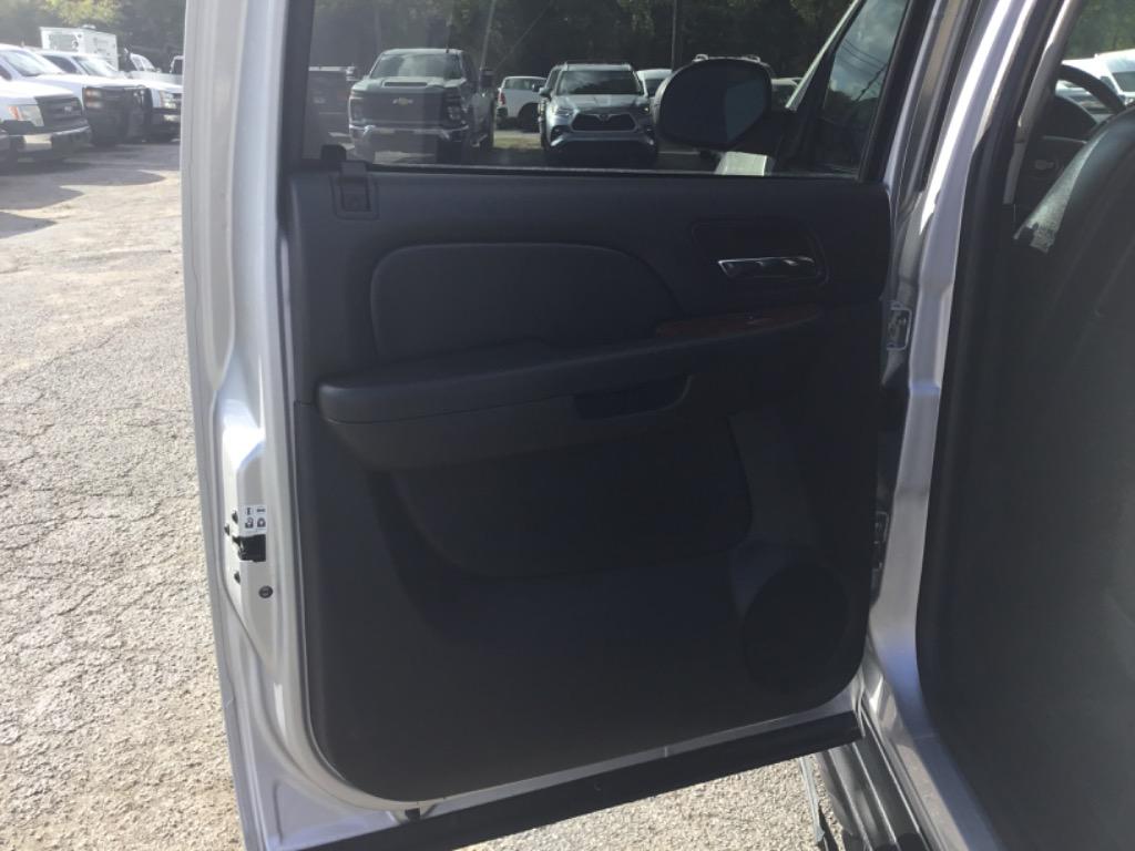 2014 Chevrolet Suburban - $6,999