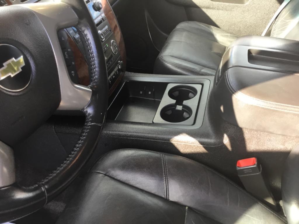 2014 Chevrolet Suburban - $6,999