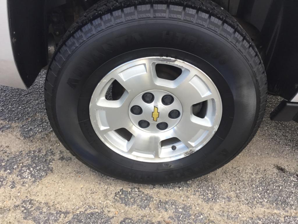 2014 Chevrolet Suburban - $6,999