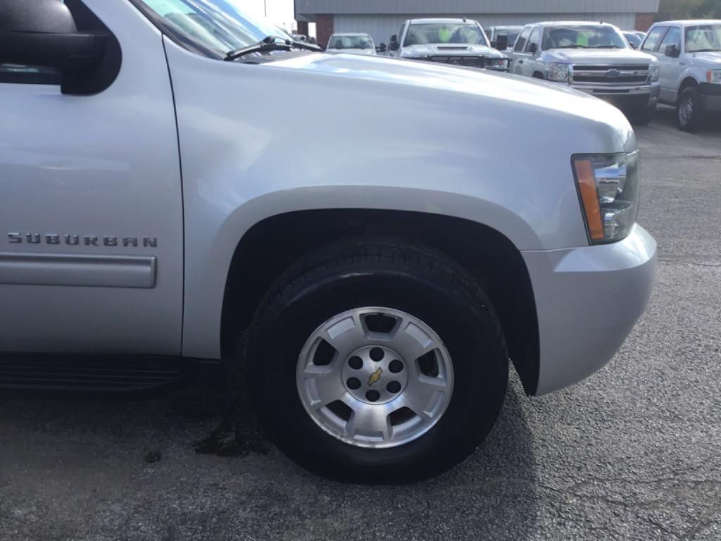 2014 Chevrolet Suburban - $6,999