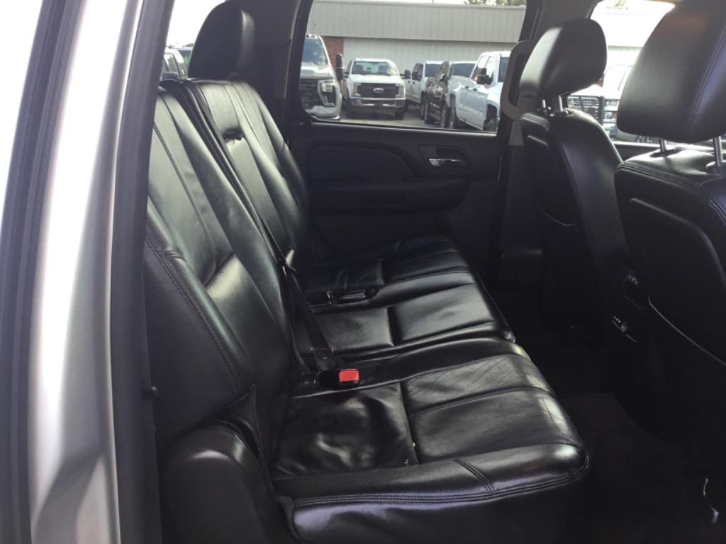2014 Chevrolet Suburban - $6,999