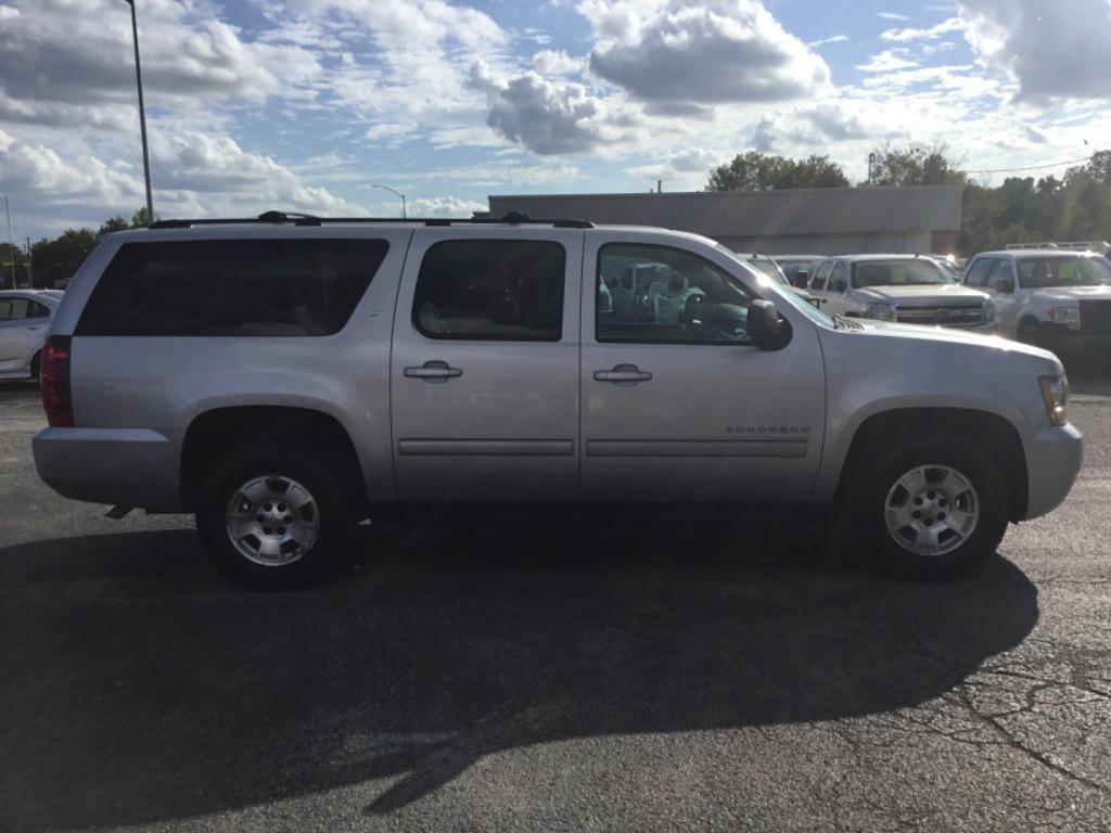 2014 Chevrolet Suburban - $6,999
