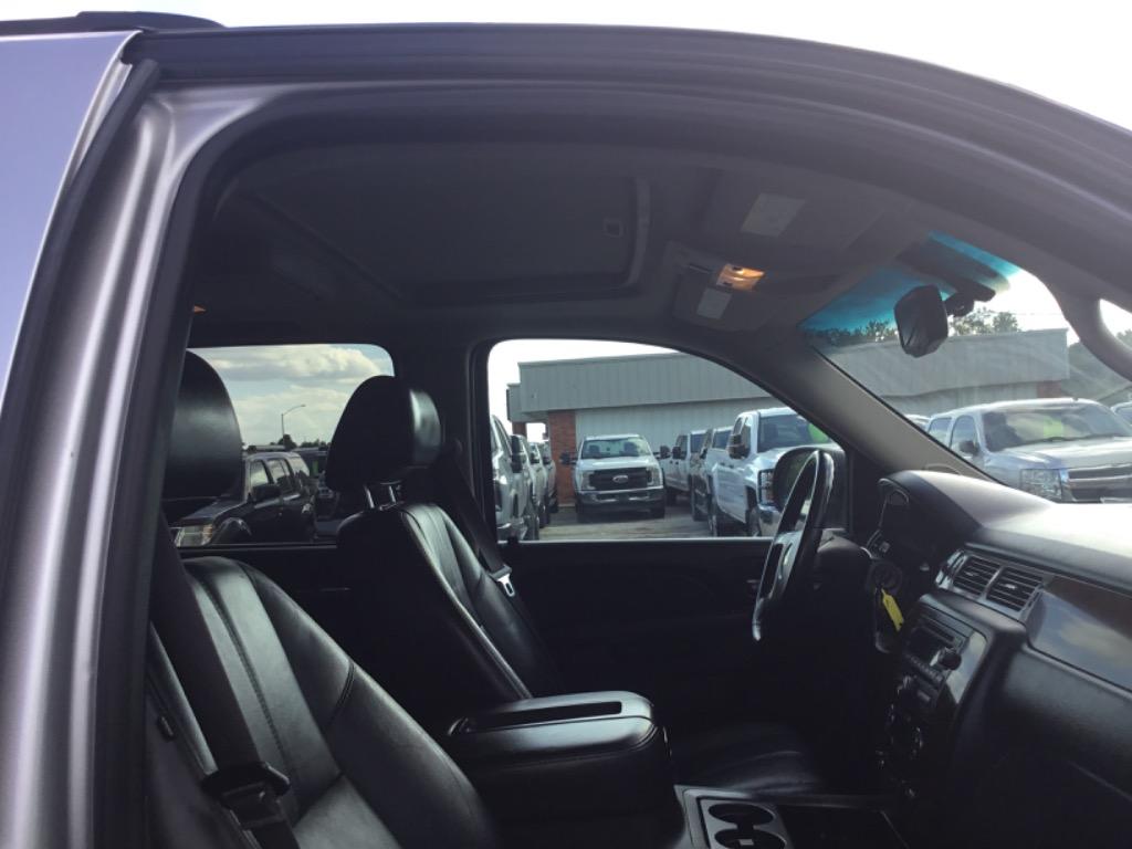 2014 Chevrolet Suburban - $6,999