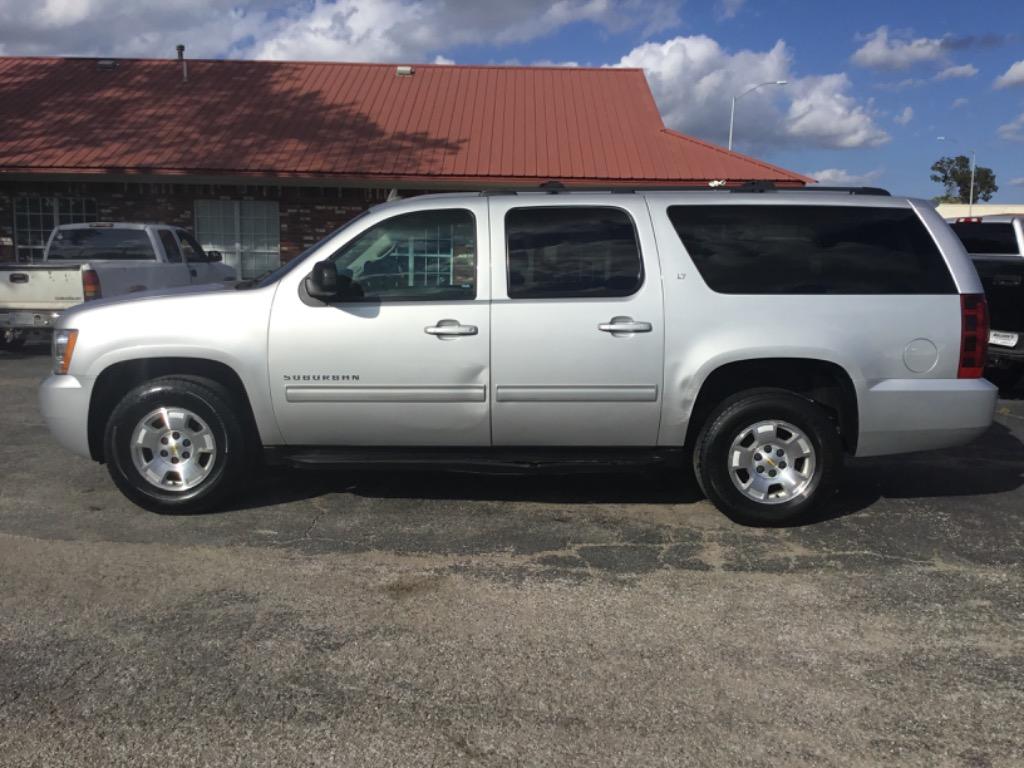 2014 Chevrolet Suburban - $6,999