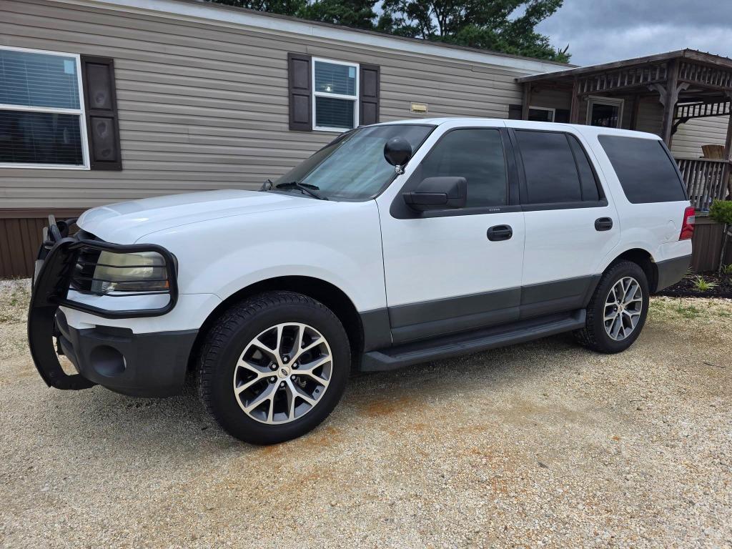 2016 Ford Expedition - $9,995