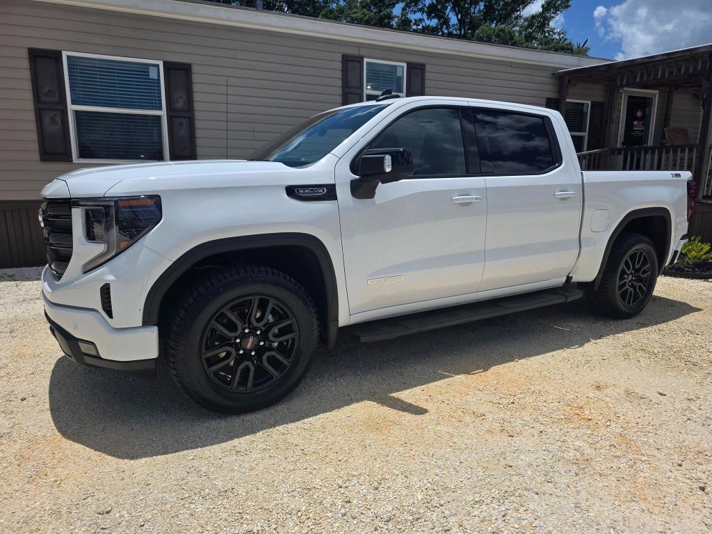2025 GMC Sierra 1500 - $49,995