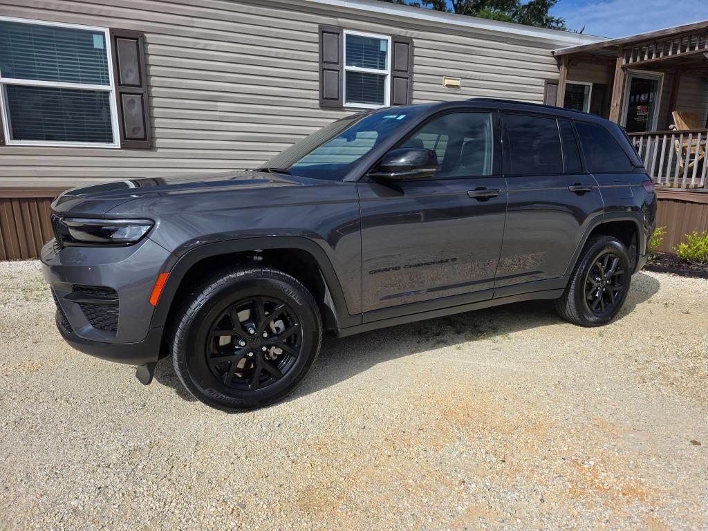 2025 Jeep Cherokee - $39,995