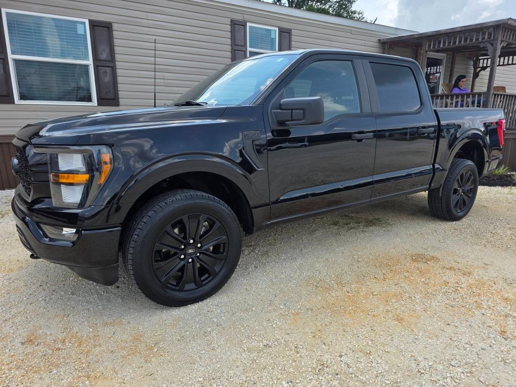 2023 Ford F-150 - $39,995