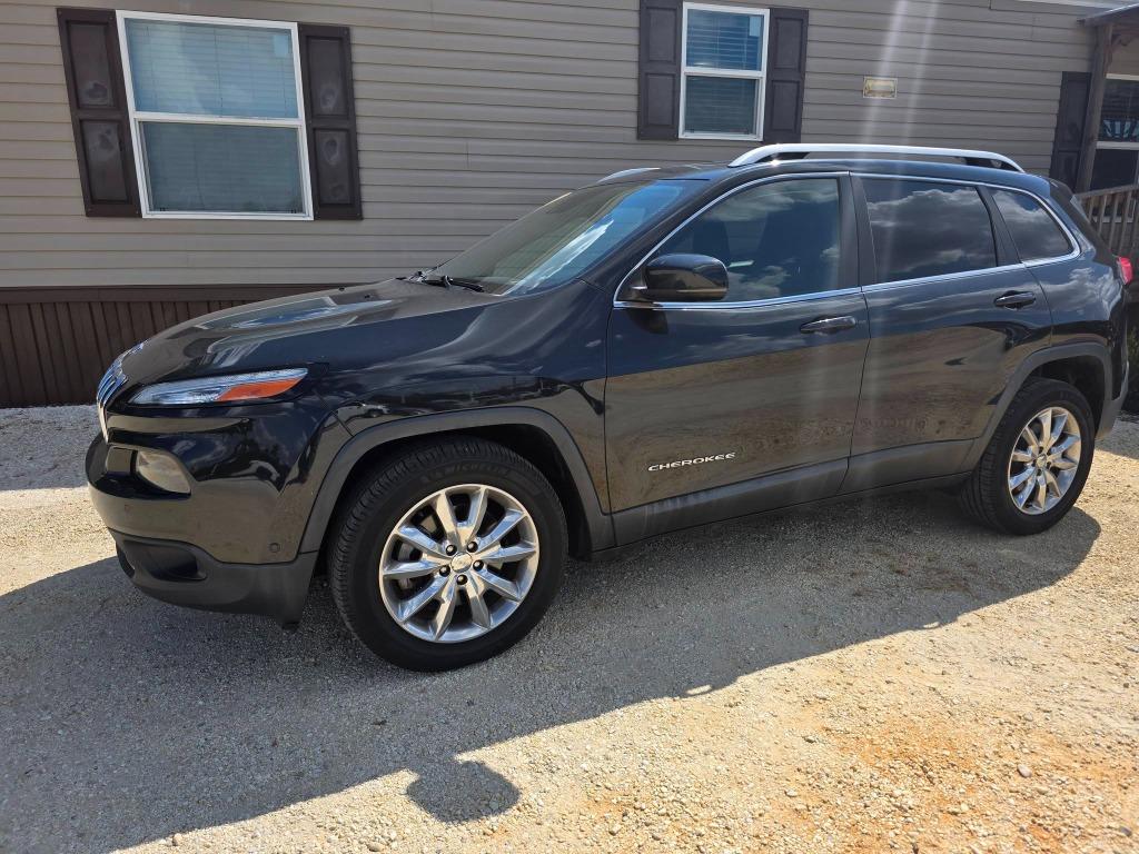 2015 Jeep Cherokee - $8,995