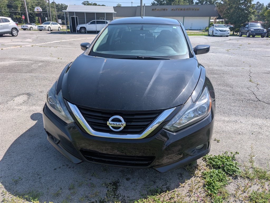 2017 Nissan Altima - $14,995