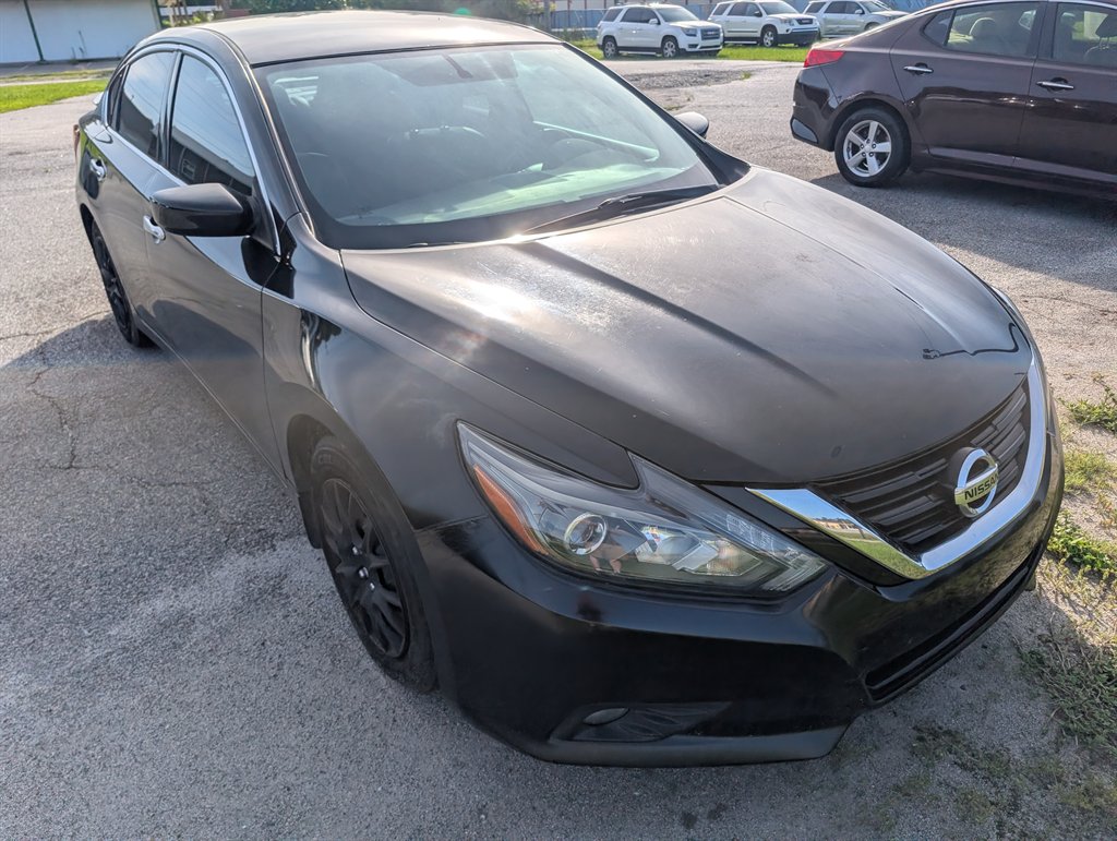 2017 Nissan Altima - $14,995