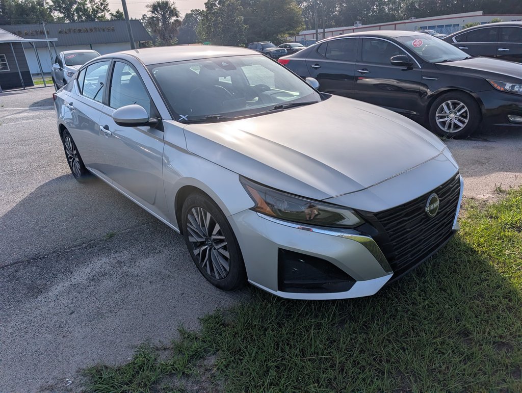 2023 Nissan Altima - $17,995
