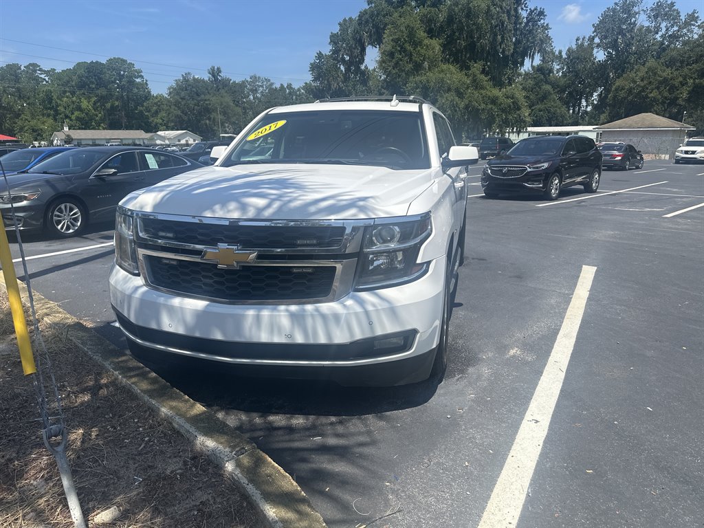 2017 Chevrolet Suburban - $17,995