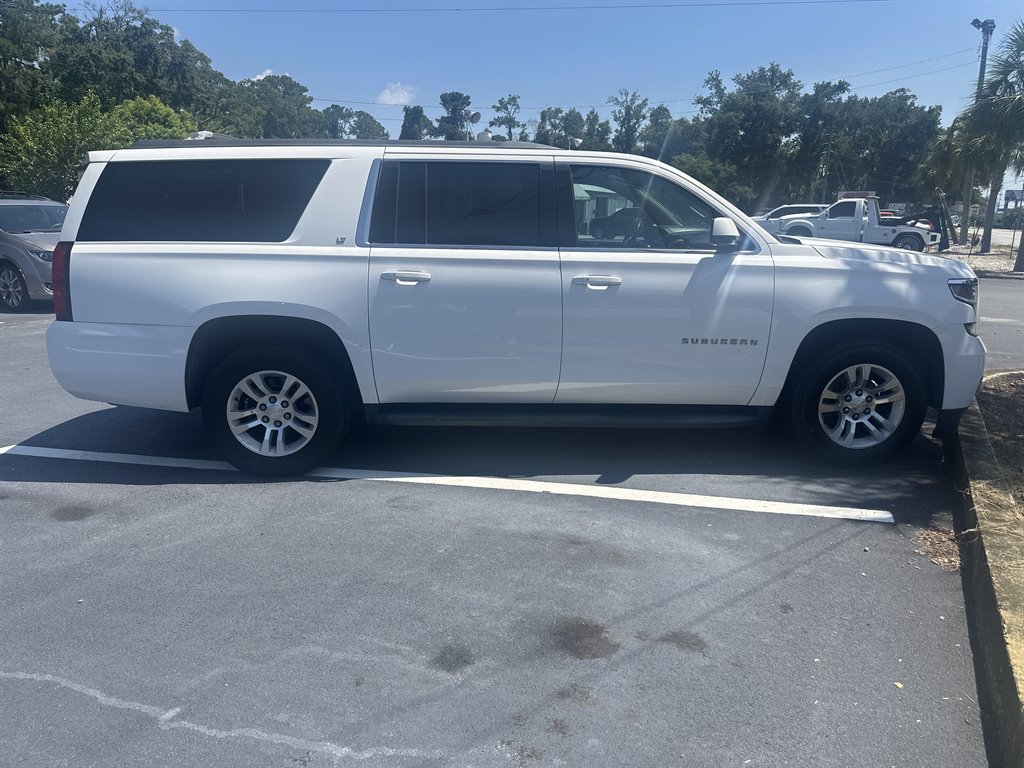 2017 Chevrolet Suburban - $17,995