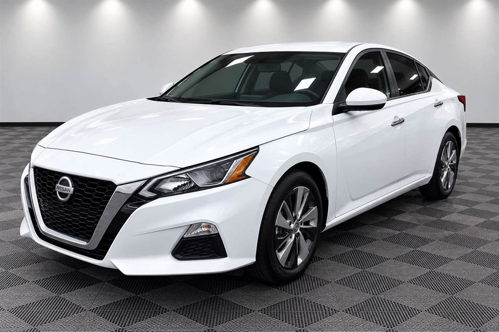 2020 Nissan Altima - $13,995