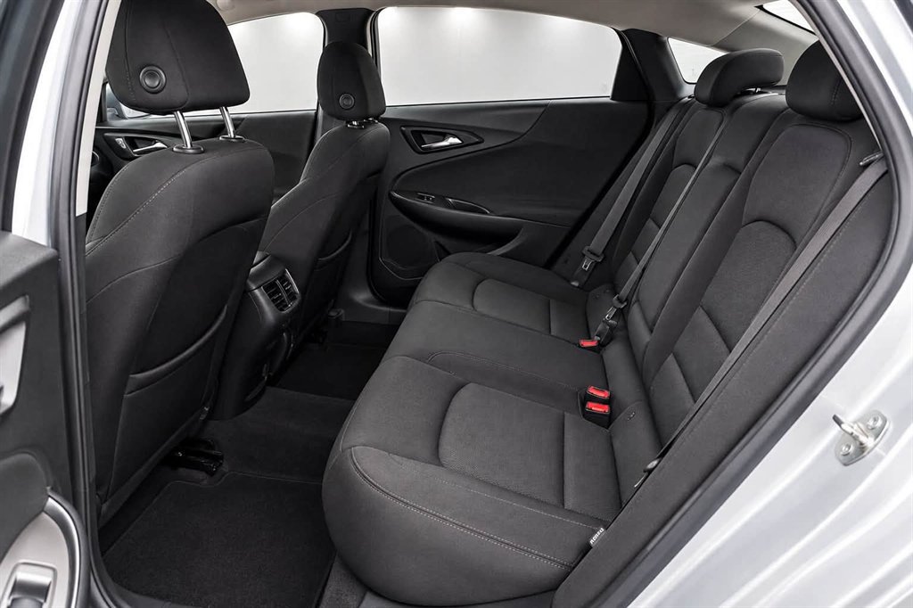 2020 Chevrolet Malibu - $13,995