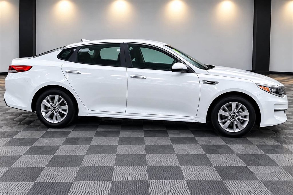 2017 Kia Optima - $14,495