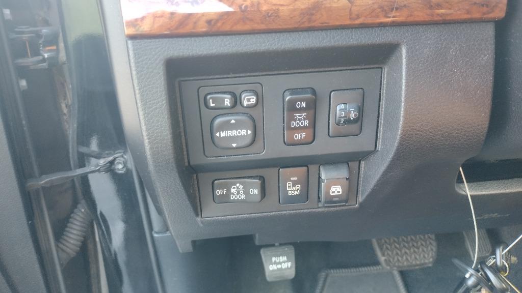 2014 Toyota Tundra Platinum photo