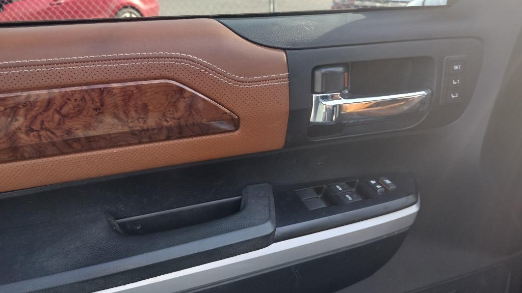 2014 Toyota Tundra Platinum photo