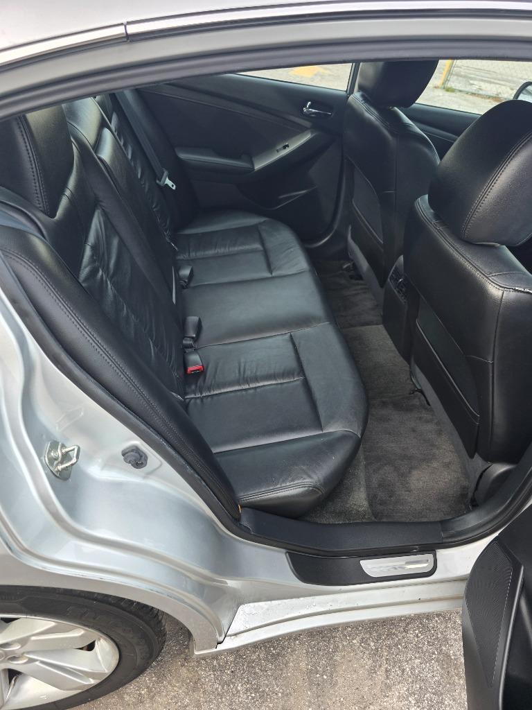 2012 Nissan Altima - $3,995