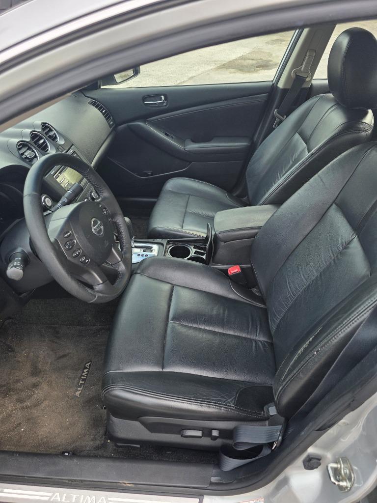 2012 Nissan Altima - $3,995