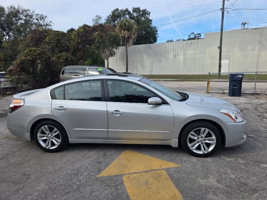 2012 Nissan Altima - $3,995